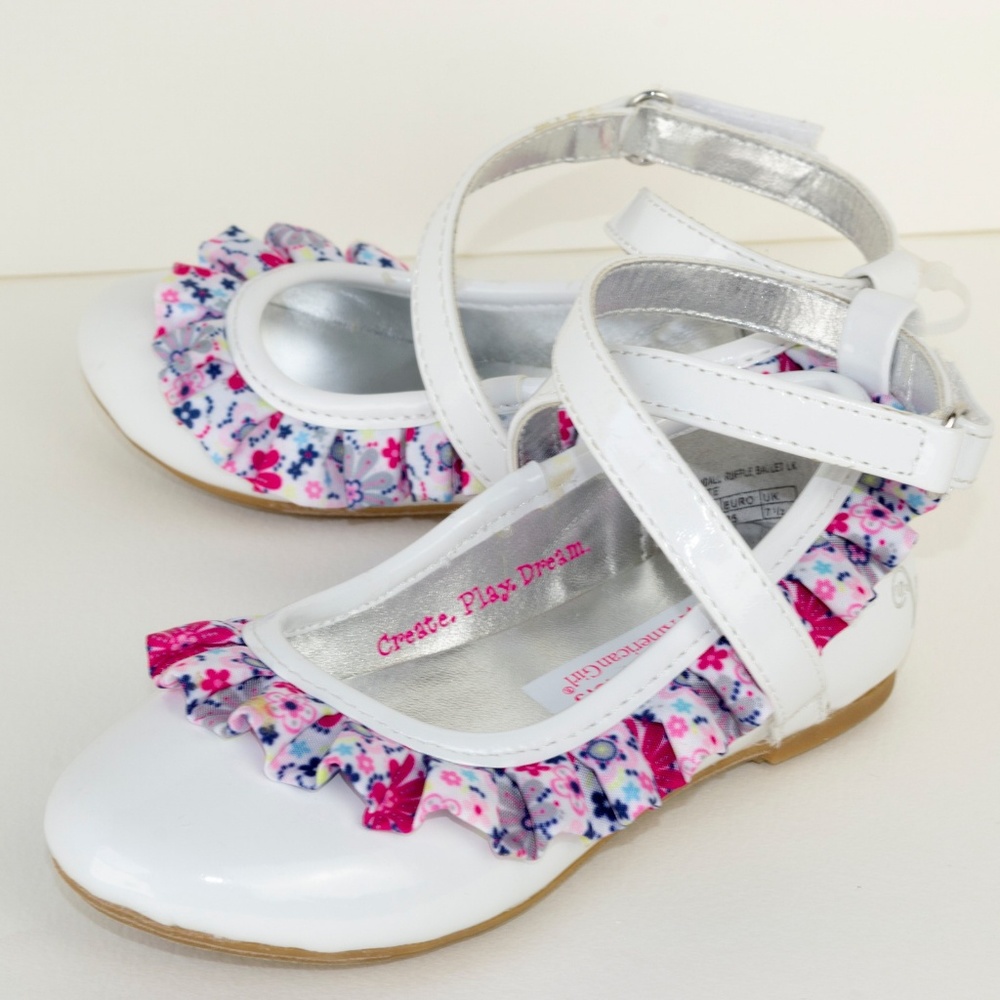 American girl wellie wishers white, flower shoes